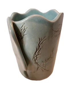 Handgefertigte Keramik Keramik Utensilienhalter Vase mit Bambusblatt Design signiert - Bild 1 von 7