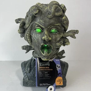 Animierter Medusakopf Bewegung Sound aktiviert beleuchtet Halloween von Haunted Living - Bild 1 von 8