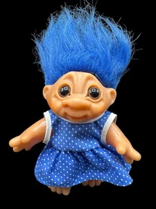 Troll Puppe blau gepunktet Kleid Haare 6 Zoll Odam Gummi Spielzeug - Bild 1 von 8