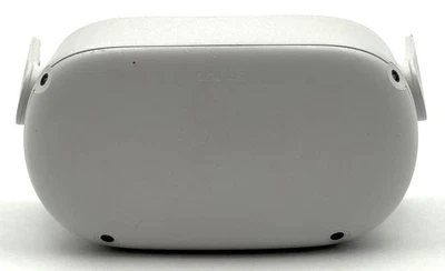 Oculus - Quest 2 All-In-One Virtual Reality Headset - ( BROKEN INNER PLASTIC ) - Image 1 of 4