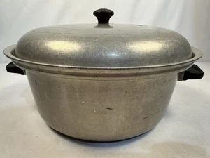 Vintage Wear-Ever No. 8 Aluminum Roaster Dutch Oven w/ Lid & Steamer Insert USA - Picture 1 of 18
