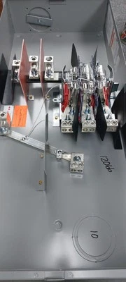 MILBANK 320amp- 400amp metro zócalo 3ph superior subterráneo "leer descripción" Foto 1 de 4