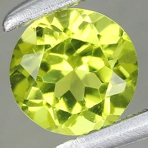 0.43ct t.w 4.8x4.8mm Round Natural Green Peridot Gemstone, Myanmar - Picture 1 of 4