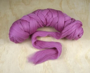Corriedale Wool Tops roving, Cyclamen, DHG 50g, needle and wet felting spinning - Picture 1 of 5