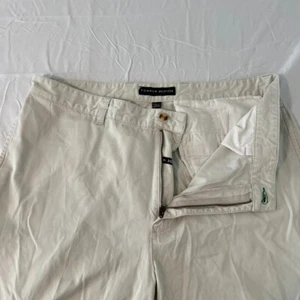 Tommy Hilfiger Khaki Pants Men Size 36 x 30 Pleated - Imagen 1 de 13