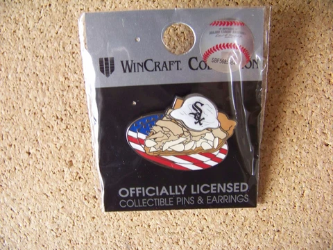 Chicago White Sox logo Apple Pie ala mode on American Flag lapel pin MLB Cover