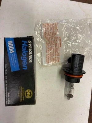 SYLVANIA 9004 halógeno nuevo en caja haz alto/bajo. Foto 1 de 2