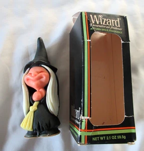 Vintage 1981 Wachs Zauberer Lufterfrischer 6" Hexe mit Besen Halloween mit Box - Bild 1 von 6