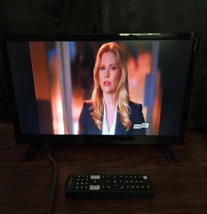 Insignia NS-19D220NA16-A 19 inch LED TV HDMI Flat Screen Television with Remote - Picture 1 of 18