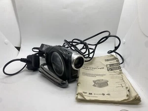 Videocámara Sony Handycam DCR-DVD203E plateada cargador probado sin batería - Imagen 1 de 24