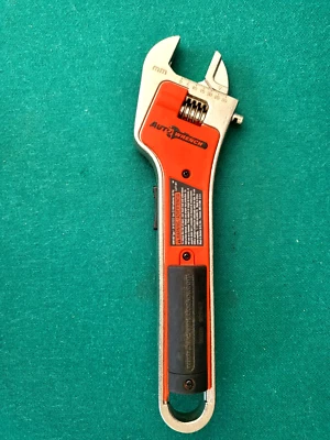 Llave Automática Black & Decker, Se Ajusta Hasta 1" Con Un Botón De Un Dedo, 9-1/2" L Foto 1 de 4