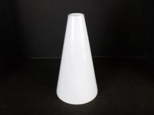 Lámpara colgante de vidrio con estuche de colección cono cónico pantalla blanca 11" L - Imagen 1 de 6