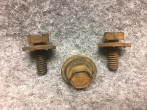 Cadillac 1967 cupé DeVille (3) pernos de montaje de pestillo de maletero OEM 31081 - Imagen 1 de 2