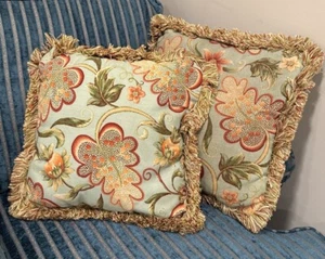 Almohada Fennco Styles Paisley Design Poly Relleno Acento Francés, Estampado Floral - Imagen 1 de 20