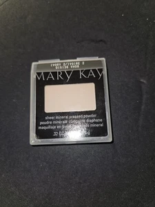 Mary Kay Sheer Mineral Pressed Powder Ivory 2 New - Picture 1 of 2