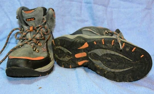 Hiking Boots Kids Hi Tec Monsoon Trail Waterproof Youth size 4 1/2 Gray:preowned - Picture 1 of 3