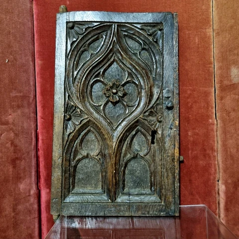 Gothic flamboyant wood carving panel door - Antique French architectural salvage Cover
