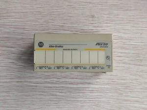 Módulo de simulación de E/S Allen-Bradley 1794-OE4 - Imagen 1 de 4