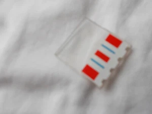 LEGO / WINDOW SECTION WITH HALF BLIND STUCK ON IT (02/07) - Picture 1 of 1