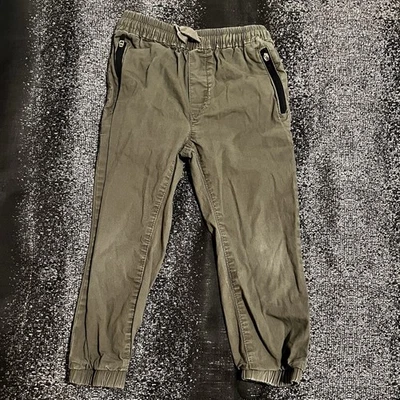 Boys sz4 OshKosh B'Gosh olive green cargo pants - Image 1 of 4
