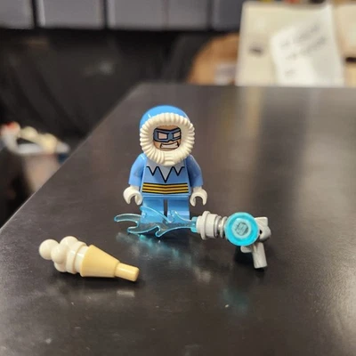 LEGO DC Universe Super Heroes CAPTAIN COLD Short Legs Minifigure W/accessories - Image 1 of 4