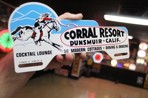 RARE 1950s CORRAL RESORT DUNSMUIR CALIFORNIA PAINTED METAL TOPPER SIGN COWBOY - Picture 1 of 13