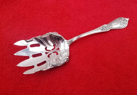Beautiful Floral Sterling Silver Vegetable Serving Fork 7 3/8" No Mono 44 grams Cover