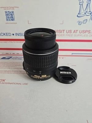 Lente de zoom Nikon DX AF-S 18-55mm f/3.5-5.6 G VR, PARA PEÇAS OU REPARO, LEIA - Imagem 1 de 4