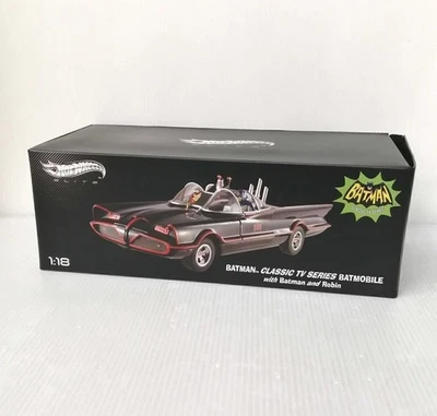 Mattel MTBCJ95 1/18 Figura Batman Classico Serie TV Batmobile From Giappone - Immagine 1 di 4