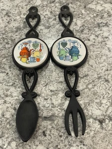 Vintage Apco Japan Cast Iron Fork & Spoon Wall Decor - Approx 13" - Picture 1 of 6