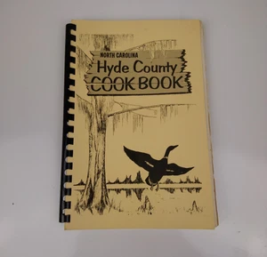VTG 1973 North Carolina Hyde County Home Demonstration Clubs Cookbook - Imagen 1 de 12