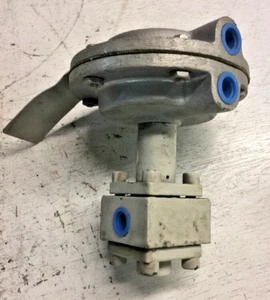 CASHCO SBT-316SST Regulator Valve 1/4" NPT, 100 WOG, 100 psig Actuator - Picture 1 of 8