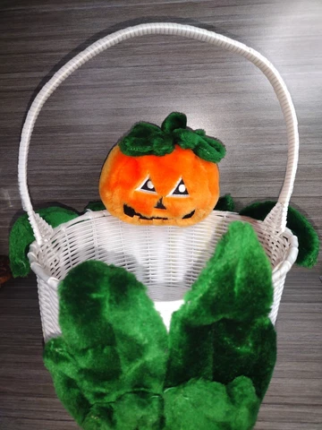 Vintage 1990 Unionsign plush Pumpkin Halloween wicker White Basket RARE Cover