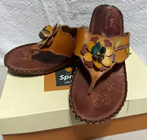 New Spring Step Linda Brown Leather Flower Thong Style Women Sandals 38 7.5 NIB - Picture 1 of 7