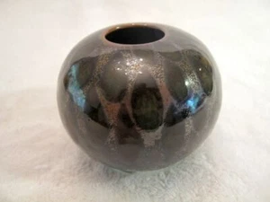 IRIDESCENT Signed W Small Globular BLACK & COPPER Spotted Vase 1969 - Picture 1 of 6