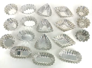 Vintage Mini Metall geriffelt Tortenform Dosen Schweden 18er Set Gebäck 6 Formen - Bild 1 von 6