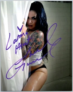 Foto autógrafa firmada por Shaul Guerrero 8x10 WWE - Imagen 1 de 1