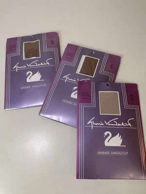 Pantimedias GLORIA VANDERBILT Daysheer Sandalfoot Hechas en Estados Unidos Talla A. Foto 1 de 4