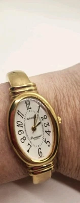 Reloj Pulsera Vintage GRUEN Precisión Suizo Damas Tono Dorado Puño Reloj Funciona Foto 1 de 4