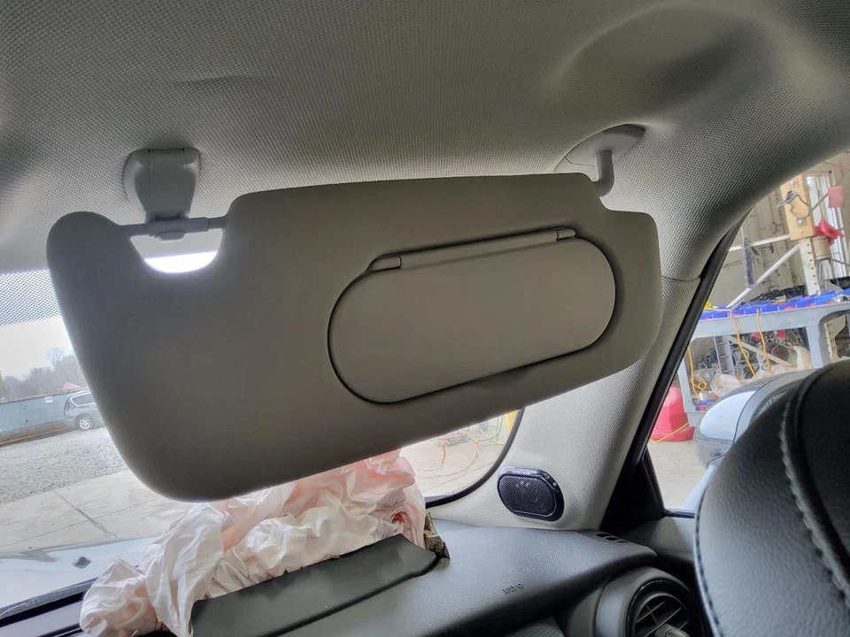 Passenger Sun Visor Hardtop Windshield Mounted Fits 14-20 MINI COOPER 569023 Foto 1 de 1