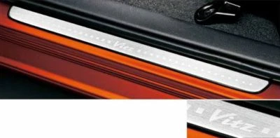 (NUEVO) JDM TOYOTA YARIS VITZ 130 Placa de rasguño de acero inoxidable OEM Foto 1 de 3