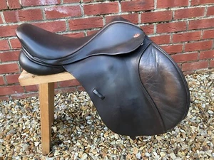 OFFERS ✅ 16.5" Kent & Masters Pony Club GP Saddle ID NMV 🐴 PICK WIDTH NM-XXW 📏 - Picture 1 of 11