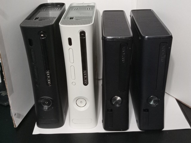 Xbox 360 White Arcade 32gb Storage Console W/PSU Wireless