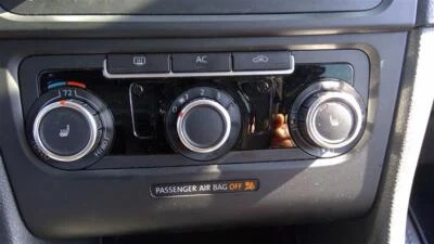 Interruptor selector de aire acondicionado usado se adapta a: Volkswagen Golf 2010 exc. City semiautomático opt Foto 1 de 4