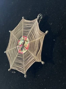 Zarte antike Sterling Spinnennetz Brosche mit Spinne in der Mitte Nachlassfund - Bild 1 von 12