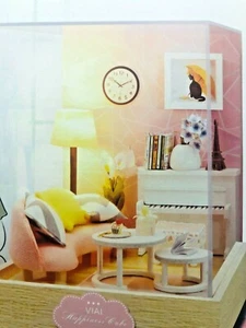 Zum Selbermachen Puppenhaus LED Licht Holz 3D Miniatur mit Möbeln ~ KLAVIER ECKE ~ Neu - Bild 1 von 9
