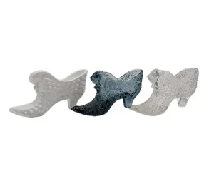 3 Vintage Fenton Hobnail Gänseblümchen Knopf Katzenkopf Schuhe weiß blau transparent wie abgebildet - Bild 1 von 13