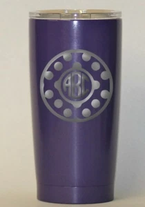 Vaso personalizado recubierto de polvo con monograma de lunares circular grabado con láser - Imagen 1 de 4