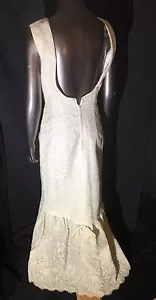 Vintage Ivory Color Beautiful Open Back Wedding Dress Size 0 - Picture 1 of 6