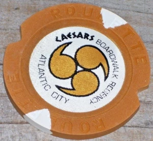 1ST ED ROULETTE CHIP(LW) CAESARS BOARDWALK REGENCY CASINO ATLANTIC CITY - Picture 1 of 2
